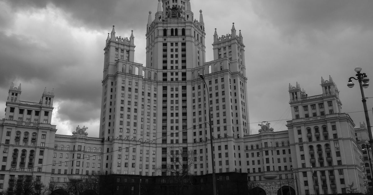 ИИ в госзакупках Москвы: чат-бот АИСТА и цифровые аватары